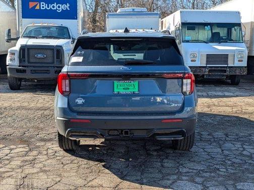 2025 Ford Explorer ST-Line