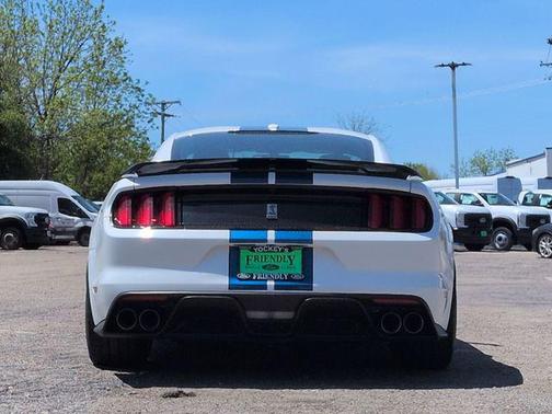 Oxford White 2017 Ford Shelby GT350 Base