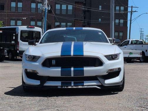 Oxford White 2017 Ford Shelby GT350 Base