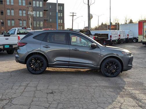 Carbonized Gray Metallic 2025 Ford Escape ST-Line Elite