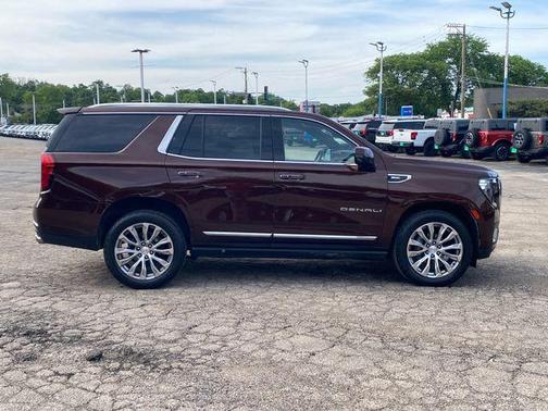 Redwood Metallic 2022 GMC Yukon Denali
