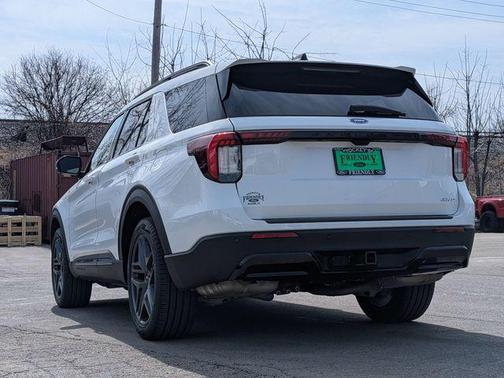 Star White Metallic Tri-Coat 2025 Ford Explorer ST-Line