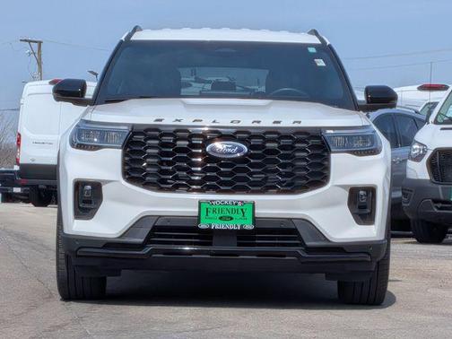 Star White Metallic Tri-Coat 2025 Ford Explorer ST-Line
