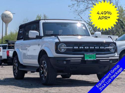 Oxford White 2025 Ford Bronco Outer Banks