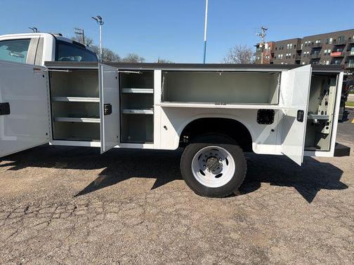 Oxford White 2024 Ford F-450 XL