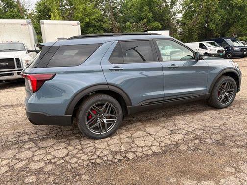 Vapor Blue Metallic 2026 Ford Explorer ST-Line