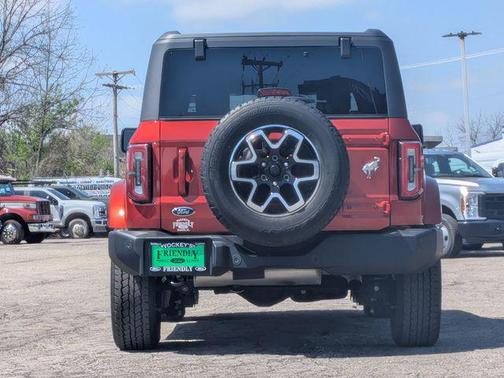 Hot Pepper Red Metallic Tinted Clearcoat 2024 Ford Bronco Outer Banks