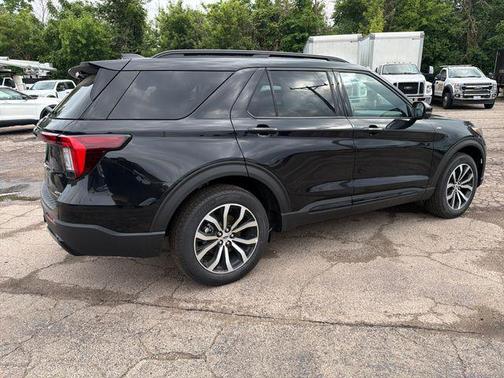 Agate Black Metallic 2026 Ford Explorer ST-Line