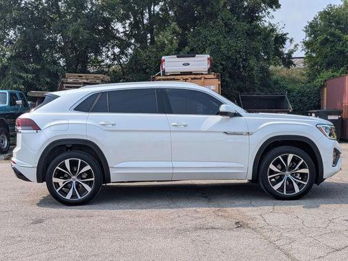 2024 Volkswagen Atlas Cross Sport 2.0T SEL Premium R-Line