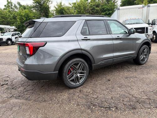 Carbonized Gray Metallic 2026 Ford Explorer ST-Line