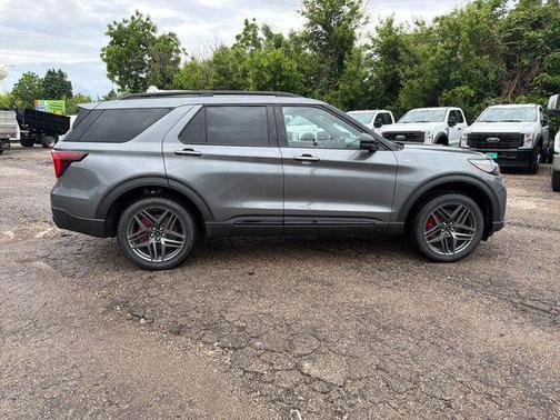 Carbonized Gray Metallic 2026 Ford Explorer ST-Line