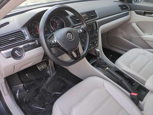2018 Volkswagen Passat 2.0T R-Line