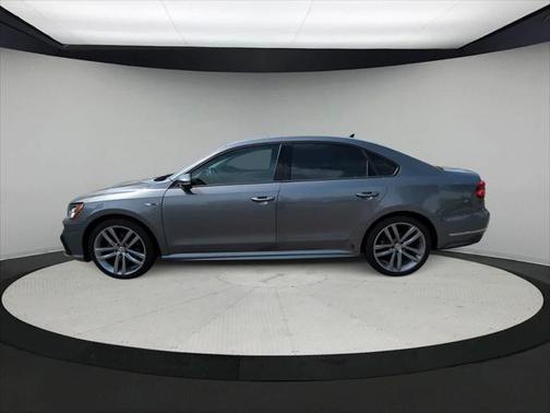 2018 Volkswagen Passat 2.0T R-Line