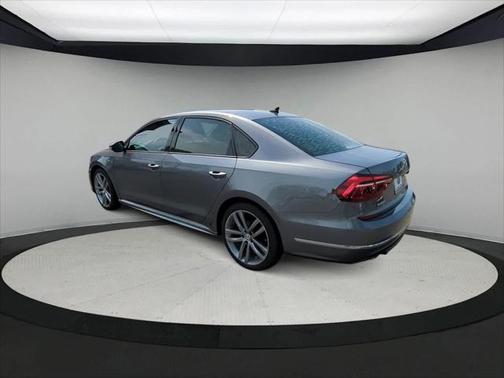 2018 Volkswagen Passat 2.0T R-Line