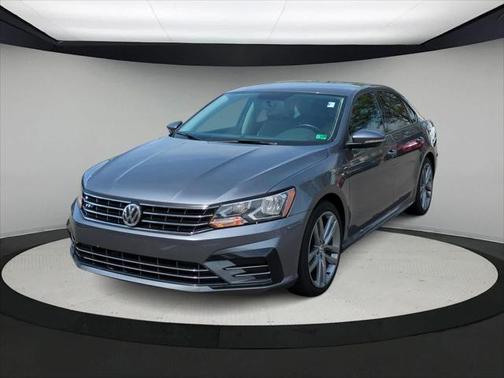2018 Volkswagen Passat 2.0T R-Line