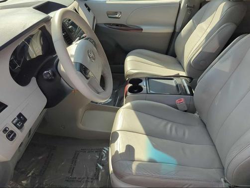 2011 Toyota Sienna XLE