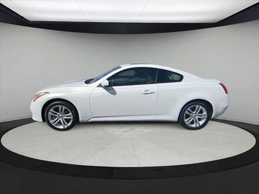 2010 INFINITI G37x Base