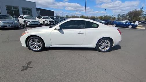 2010 INFINITI G37x Base