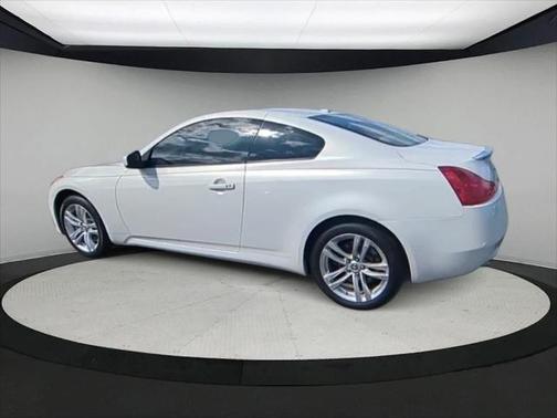 2010 INFINITI G37x Base