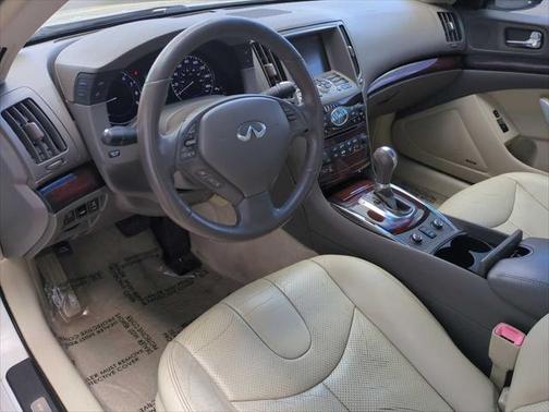2010 INFINITI G37x Base