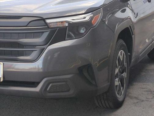 2025 Subaru Forester Base