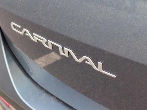 2023 Kia Carnival EX