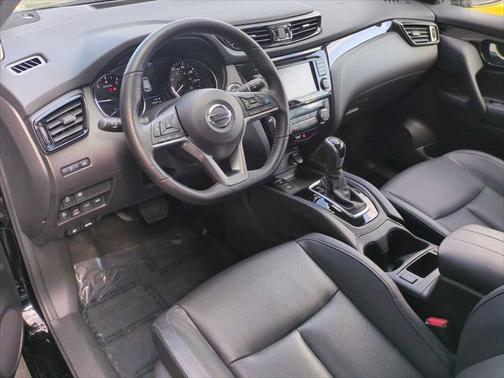 2022 Nissan Rogue Sport SL