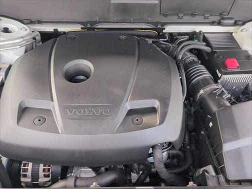 2020 Volvo XC90 T6 Momentum