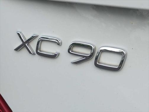 2020 Volvo XC90 T6 Momentum