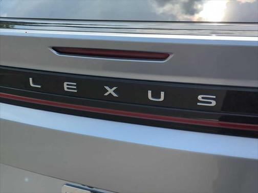 2023 Lexus RZ 450e Luxury