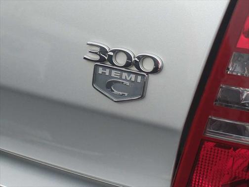 2006 Chrysler 300C Base