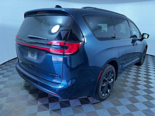 Fathom Blue Pearlcoat 2023 Chrysler Pacifica Limited