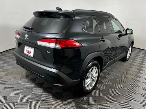 2025 Toyota Corolla Cross LE