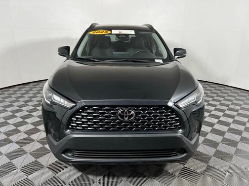 2025 Toyota Corolla Cross LE