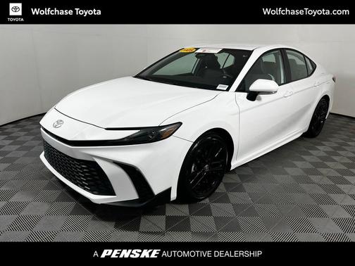 Ice Cap 2025 Toyota Camry SE