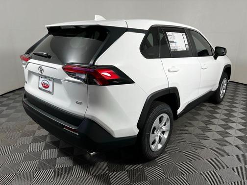 2025 Toyota RAV4 LE