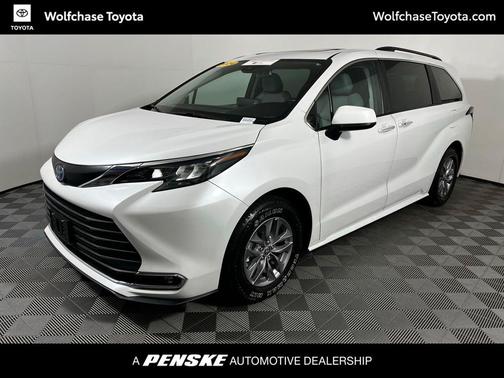 2024 Toyota Sienna XLE