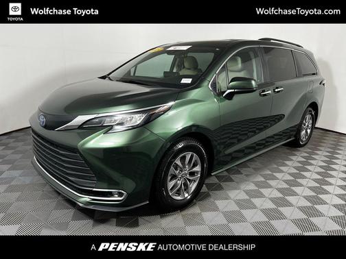 2022 Toyota Sienna XLE 8 Passenger