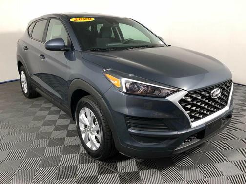Photo 3 of 44 of 2020 Hyundai Tucson SE