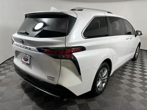 2023 Toyota Sienna Limited