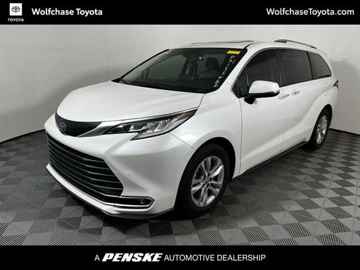 2023 Toyota Sienna Limited 7-Passenger
