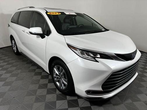 2023 Toyota Sienna Limited
