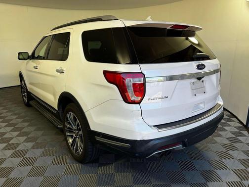 WHITE PLATINUM MET TRI-COAT 2018 Ford Explorer Platinum