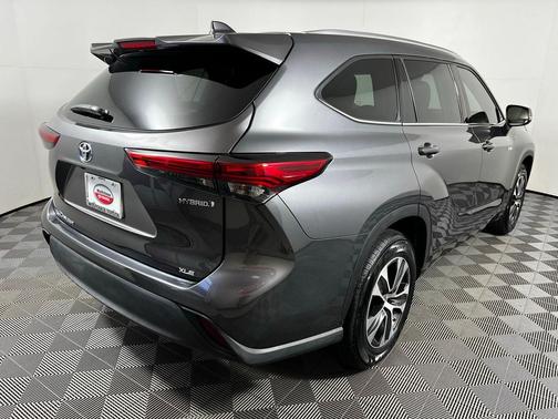 2021 Toyota Highlander Hybrid XLE