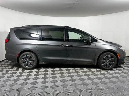 2020 Chrysler Pacifica Hybrid Limited