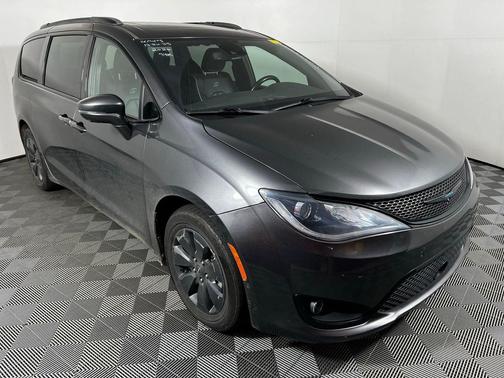 2020 Chrysler Pacifica Hybrid Limited