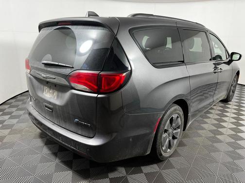 2020 Chrysler Pacifica Hybrid Limited