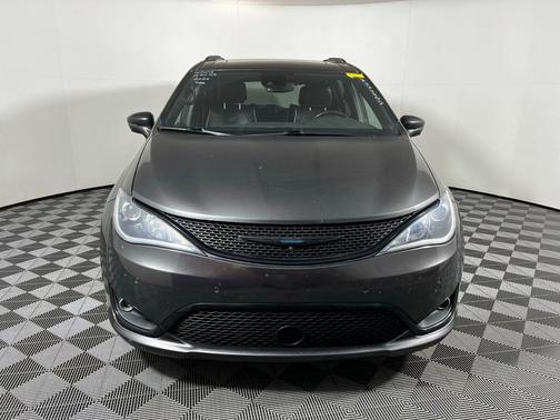 2020 Chrysler Pacifica Hybrid Limited