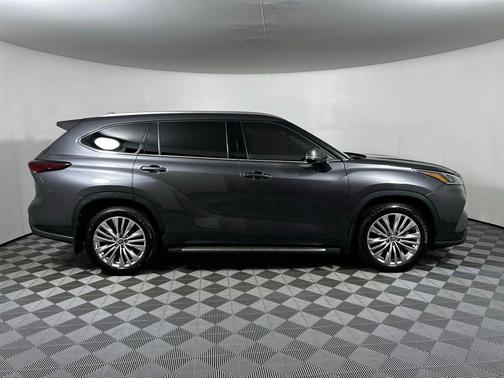 2024 Toyota Highlander Platinum