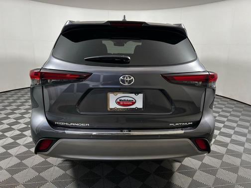 2024 Toyota Highlander Platinum